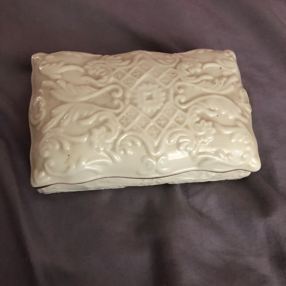 White and gold trim trinket